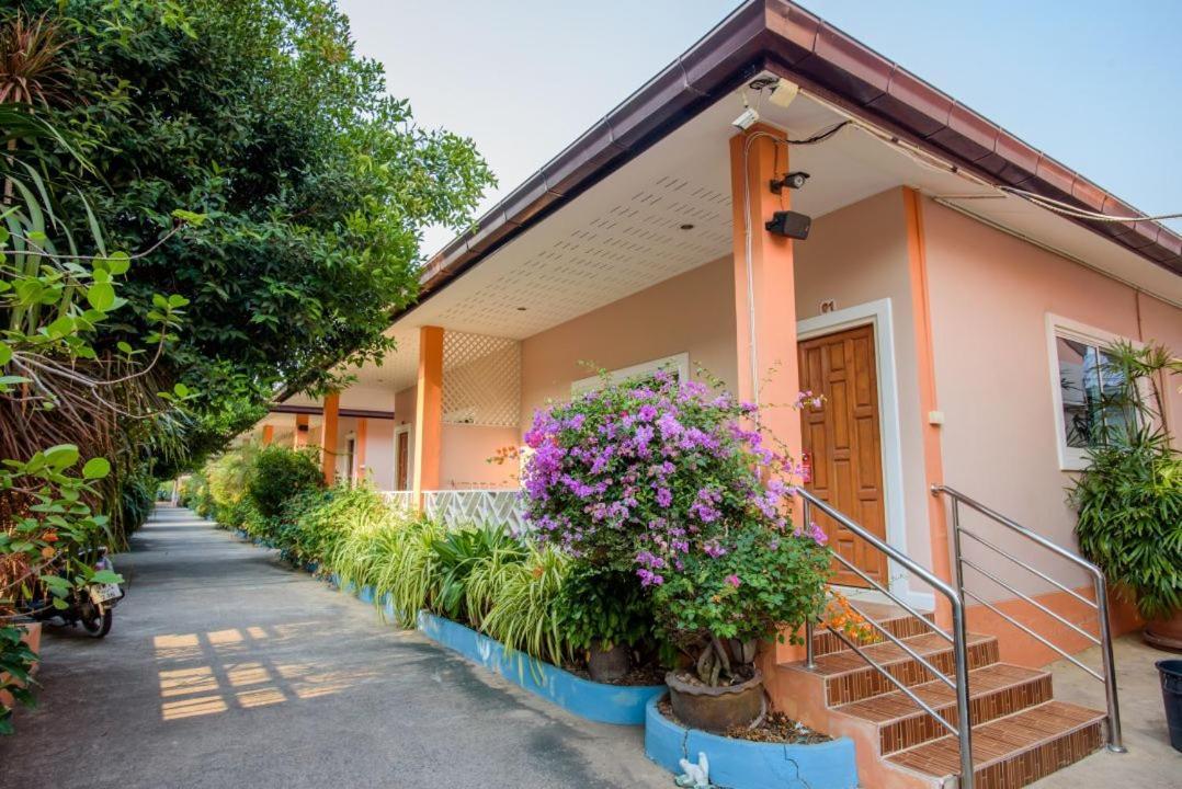 Lareena Resort Koh Larn Pattaya Bagian luar foto